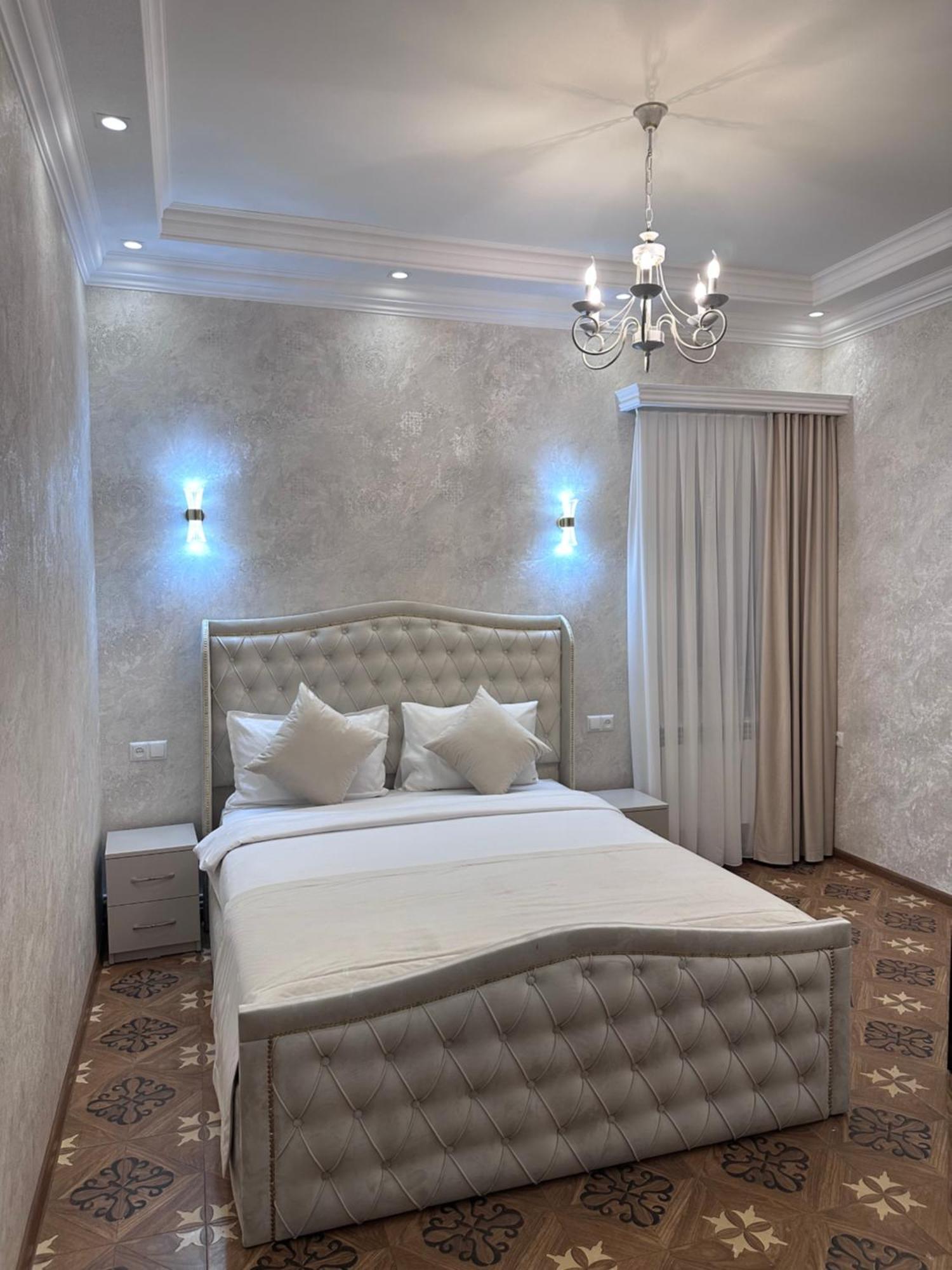 Royal Renaysance Hotel Jerevan Buitenkant foto