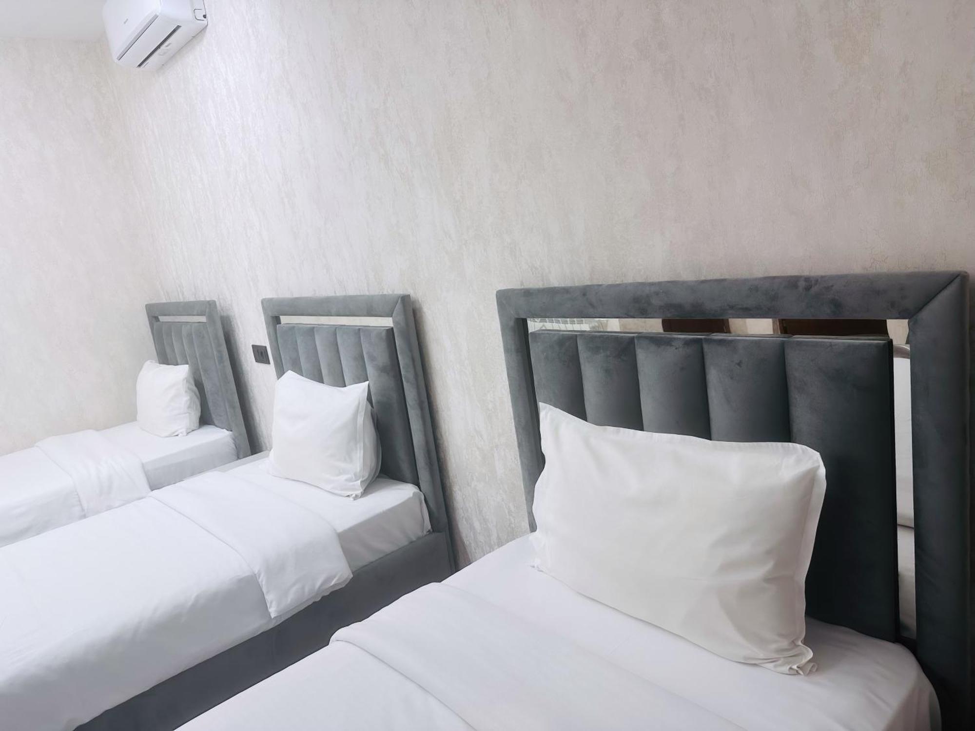 Royal Renaysance Hotel Jerevan Kamer foto