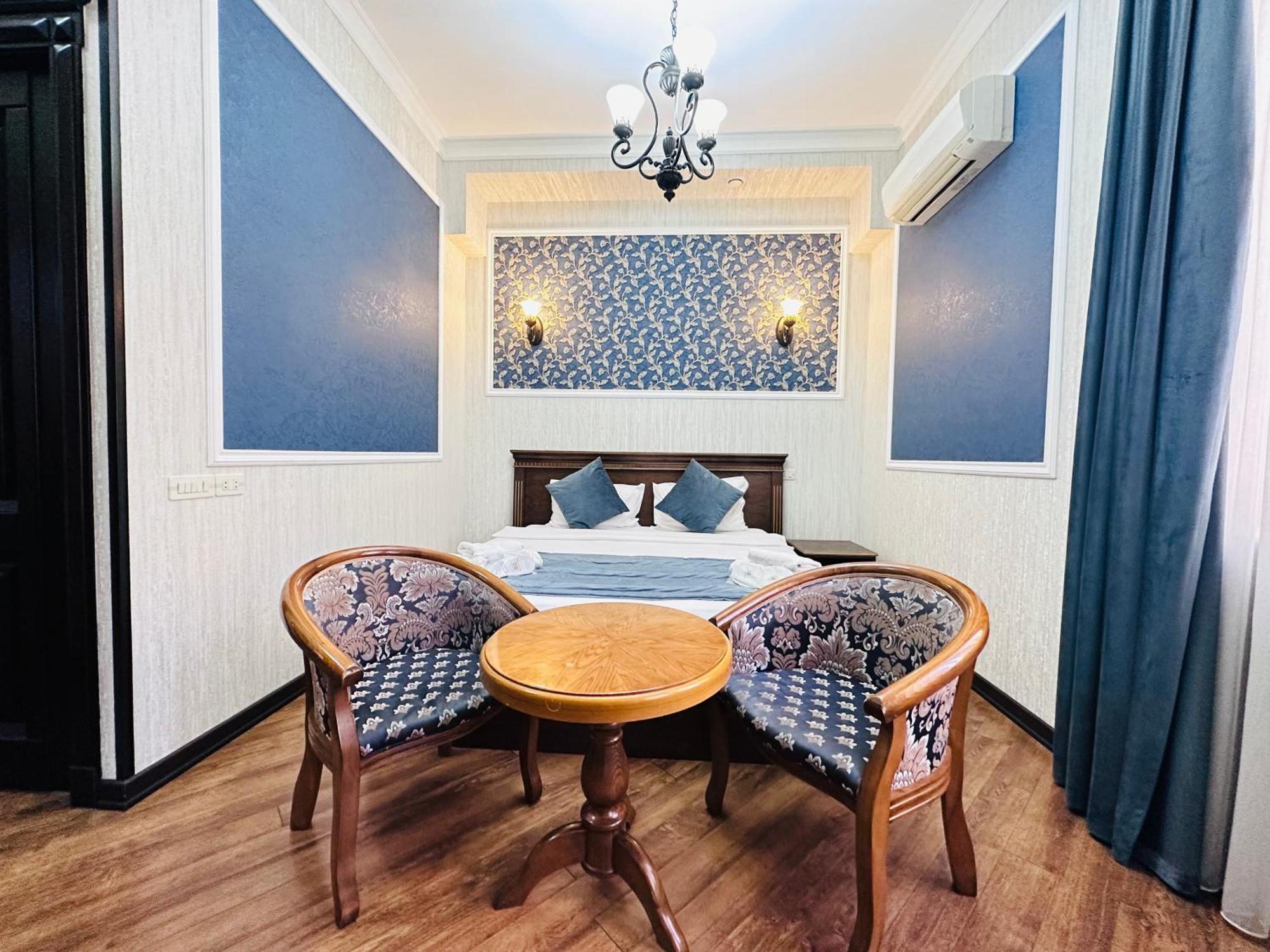 Royal Renaysance Hotel Jerevan Buitenkant foto