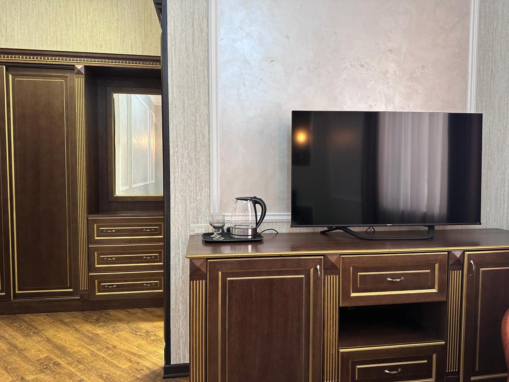 Royal Renaysance Hotel Jerevan Buitenkant foto